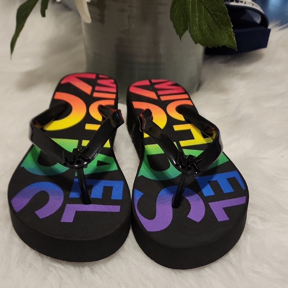 Micheal Kor Bedford glam Wedge Floo Flops